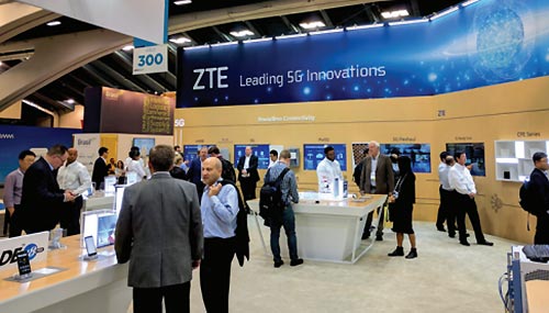 Visitors drop by ZTE's booth at the MWC Americas 2017 on Wednesday in San Francisco. Photo:China Daily/Lia Zhu)
