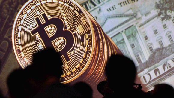 Prices of bitcoin plummets after Bitcoin China announces on Sept. 14 that it will stop all trading from September 30. (Photo/CGTN)