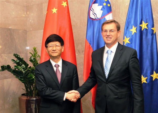 Slovenian Prime Minister Miro Cerar (R) meets with Chinese President Xi Jinping's special envoy Meng Jianzhu, who is a member of the Political Bureau of the Communist Party of China (CPC) Central Committee and head of the Commission for Political and Legal Affairs of the CPC Central Committee, in Ljubljana, Slovenia, Sept. 15, 2017. (Xinhua/Wang Yaxiong)