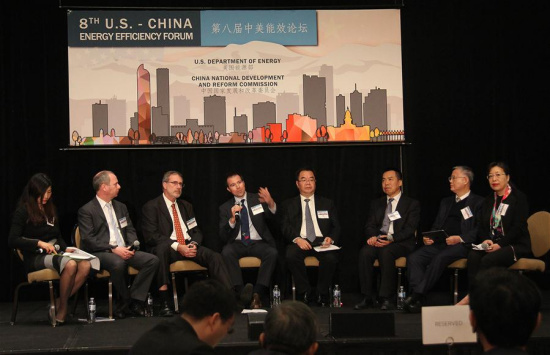 Representatives attend a panel discussion during the 8th U.S.-China Energy Efficiency Forum in Denver, the United States, Oct. 13, 2017. Denver city officials welcomed Chinese government and energy leaders with open arms Friday as the city hosted the bilateral Energy Efficiency Forum (EEF) for the first time. (Xinhua/Guo Shuang)
