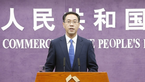 Gao Feng, spokesman for the Chinese Ministry of Commerce, at the press conference (Photo/Ministry of Commerce)
