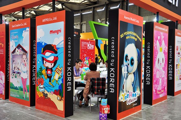 Just one of the hundreds of booths at the China Licensing Expo in Shanghai. The event is seen as an effective platform to explore and develop licensing businesses in China. (ZHOU DONGCHAO/CHINA DAILY)