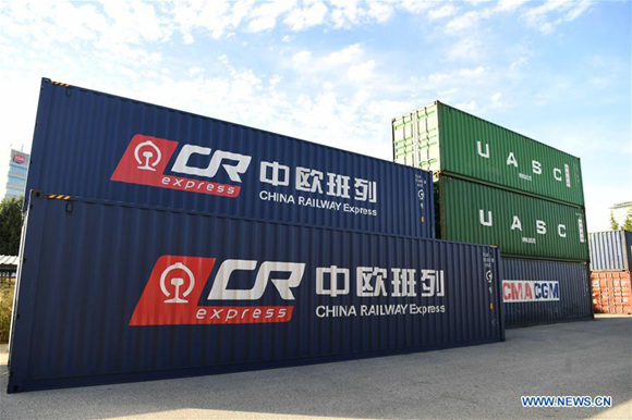 Unloaded containers are seen at a rail yard in the suburb of Madrid, Spain, Sept. 18, 2017. The Yiwu-Madrid freight route linking Zhejiang's Yiwu, the world's largest wholesale market for small consumer goods, with the European commodity center of Madrid by way of northwest China's Xinjiang Uygur Autonomous Region was launched in November of 2014.  (Xinhua/Guo Qiuda)