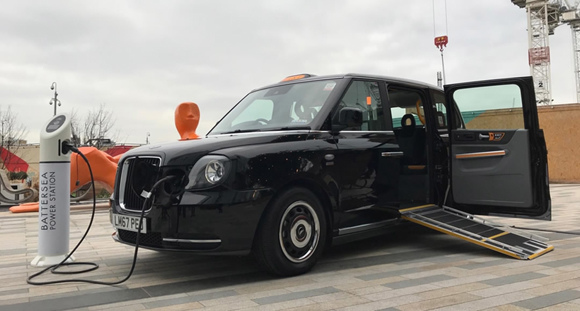 The new cab can run 125 kilometers on a single battery charge. (Photo/CGTN)