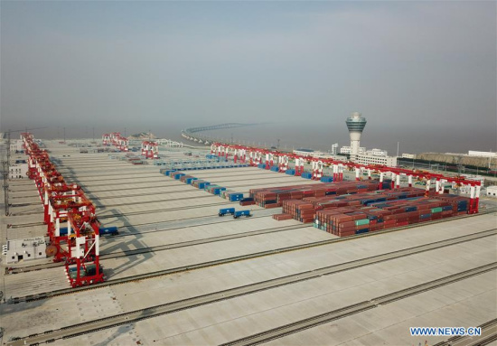 Photo taken on Dec. 10, 2017 shows the Phase IV of Shanghai Yangshan Deep Water Port in Shanghai, east China. (Xinhua/Ding Ting)