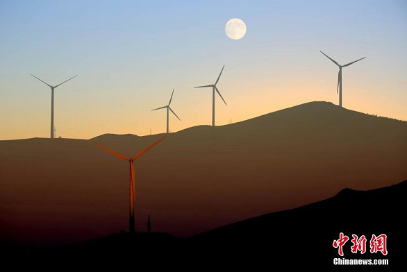 Picture taken on Sep. 8, 2014 shows a wind farm in Zhang Bei County, Zhangjiakou City, N China's Hebei Province. (File Photo/Chinanews.com)