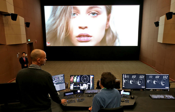 The color processing section in the newly launched Qingdao Movie Metropolis.(Photo by Meng Da/for China Daily)