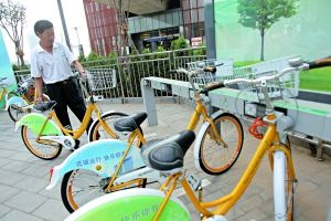 A new phase of public bicycle rentals is to begin in Beijing, with more than 10,000 bikes to be put along subway Lines 5 and 10.