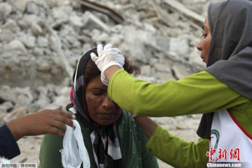 A 6.1-magnitude earthquake killed more than 30 and injured more than 800 people in Iran on April 9, 2013.