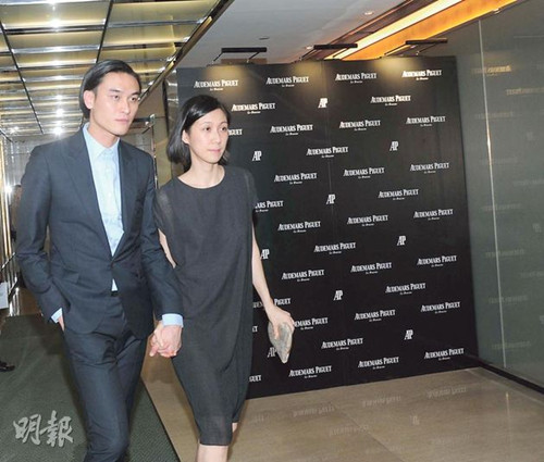  Ma Weizhong (R) and her husband Cai Peiran. (Photo:  Ming Pao Daily News)