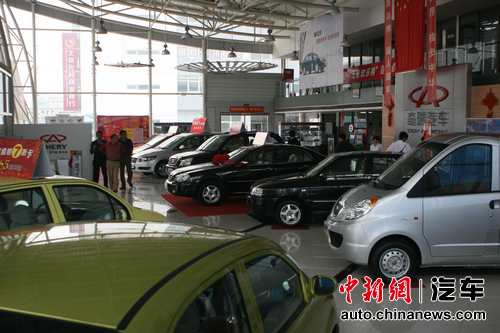 China's new car dealers are facing pressure from inventory build-up and declining sales, causing discrepancies with producers. [File Photo]