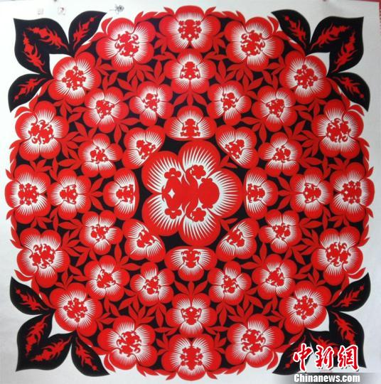 A paper-cutting work at an art exhibit held in Taiyuan, Shanxi province.[Photo: Lv Wei] 