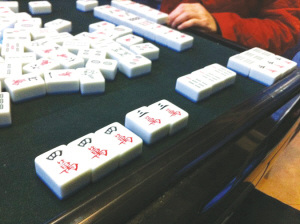 The Chinese game of mahjong has become a particular favorite among elderly Jewish women in Los Angeles.[Photo:Qiaobao/Xia Jia]