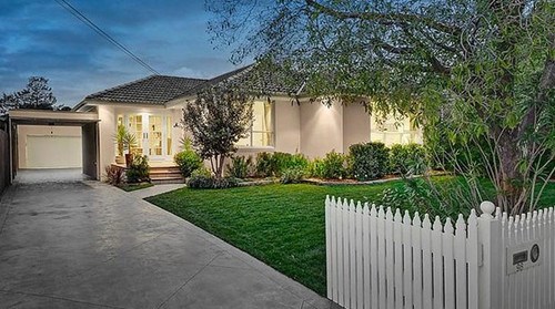 The house at No. 98 Shafer Road with an area of 588 square meters. [Photo: xkb.com.au]