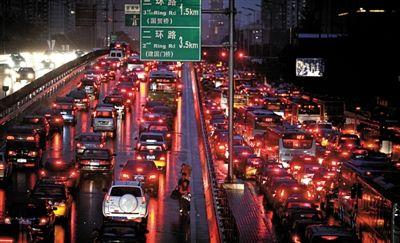 Photo shows the heavy traffic in Beijing on Sept.25, 2012. (Photo/Beijing News)