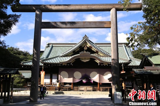 Japan PM Abe visits Yasukuni war shrine 