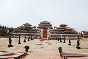 File photo of the scenic area surrounding Epang Palace.