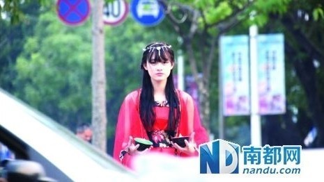 The red light monster in the video. Huizhou traffic police play characters from the Chinese classic novel Journey to the West in a funny educational microfilm to promote traffic safety.