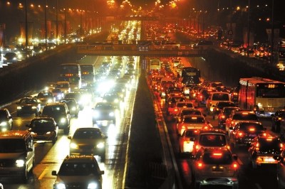 A file picture showing serious traffic jams on roads near Beijings East Third Ring Road (Photo sourceBeijing Times )