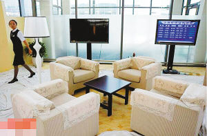 File photo of a VIP lounges at a Shanghai train station. [Photo: Xinhua]