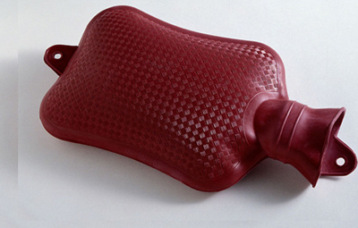 Hot water bags were widely used by people who didnt have heating, especially middle-aged women and the elderly. (Photo: First Finance Daily)