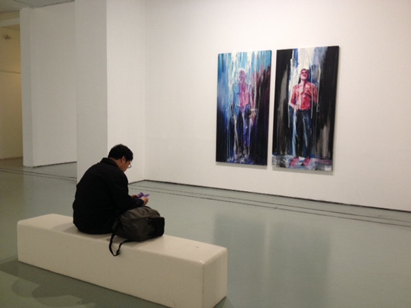 Fan Yapings latest exhibition of oil paintings takes the audience on a journey both visually and spiritually. (Photo: Ecns.cn/Qian Ruisha)