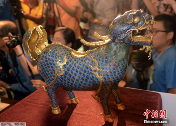 The stolen Chinese chimera in cloisonn enamel from the reign of Qianlong (1736-95). (Photo/Chinanews.com)