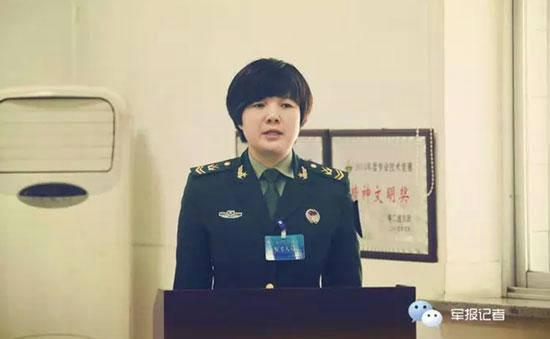 Yan Ping has become the first female soldier to be promoted to the position of sergeant major in Chinas military history. (Photo/PLA Daily)