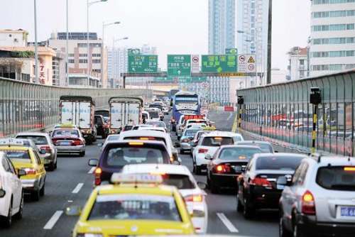 The Beijing Airport Express is one of the most congested roads in the capital. (Photo/Beijing News)