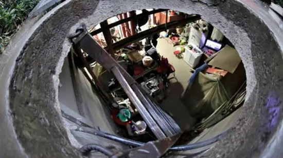 A view of the underground dwelling for an old couple in Zhengzhou, Henan province. (Photo/dahe.cn)