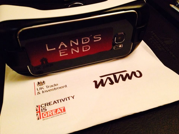 ECNS.cn is invited by MacFarlane to try out Land's End with an Oculus Rift. (Photo: Ecns.cn/Qian Ruisha)