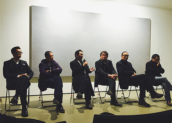 Organizers and artists participating in the Research Exhibition of Abstract Art in China meet the press on January 24.(From L: Gao Peng,Director of Today Art Museum;Li Xu,Deputy Director, Power Station of Art (Shanghai); Wang Duanting, researcher with CNAA; Tan Ping, Vice President of CNAA; Zhu Qingsheng, director of Peking Universitys Research Center of Visual and Graphic; Huang Du,noted curator)(Photo: Ecns.cn/Feng Shuang)