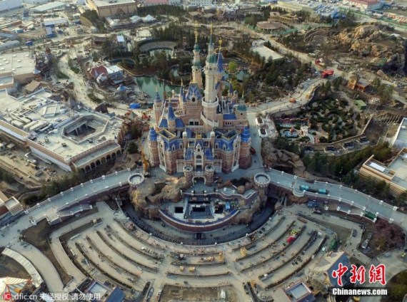 Aerial photo taken on March 25 shows Shanghai Disneyland Park in Chuansha New Town of Pudong New Area. Shanghai Disneyland tickets will go on sale on March 28, according to the official website.(Photo/IC)