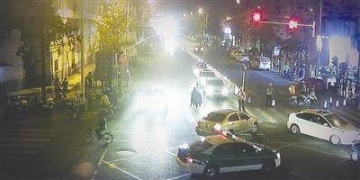 More than 10,000 people are evacuated in Shifang City of Southwest China's Sichuan Province after a 15-year-old boy makes a bomb threat. (Photo/Chengdu Business Daily)