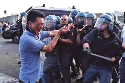 A clash between Italian police and Chinese nationals occurred at a textile factory in Florence, Italy, on June 29 (local time). (Photo/Beijing Time)