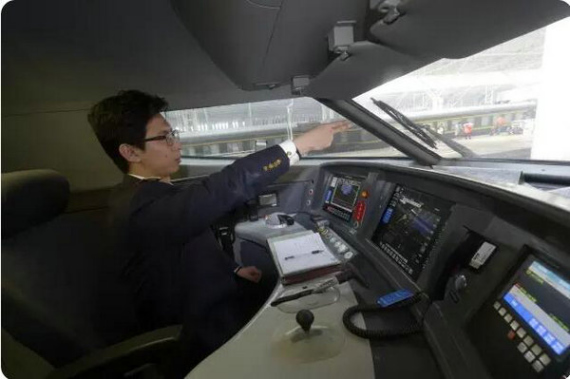 Qu Junjie, the third generation of the family, is also a train driver. (Photo/The Mirror)