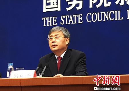 Guo Shuqing, chairman of China Banking Regulatory Commission (CBRC), address a press conference, March 2, 2017. (Photo/Chinanews.com) 