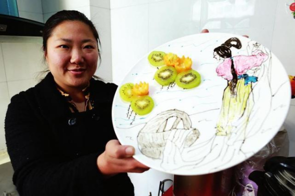 A mother shows the poetic breakfast she makes for her daughter. (Photo/Sanqin Daily