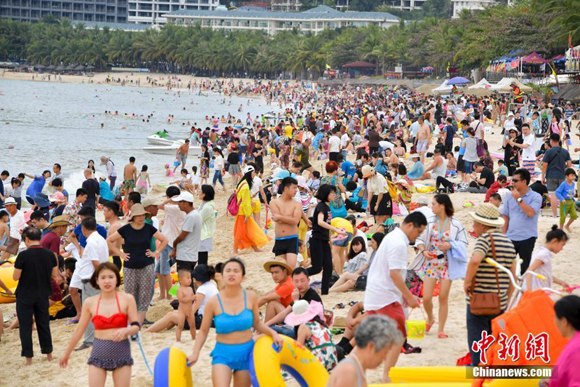 The Dadonghai beach in Sanya, Hainan Province. (File photo/Chinanews.com)