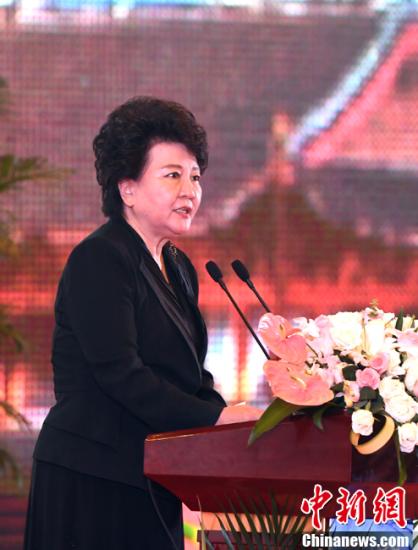 Qiu Yuanping, director of the Overseas Chinese Affairs Office of the State Council, addresses the Ninth Forum on the Global Chinese Language Media, Sept. 10, 2017. (Photo: China News Service/Zhang Bin)