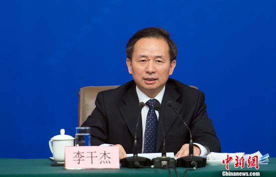 Li Ganjie, then the minister of Environment Protection, addresses said at a press conference during the first session of the 13th National People's Congress on March 17, 2018. (Photo/China News Service)