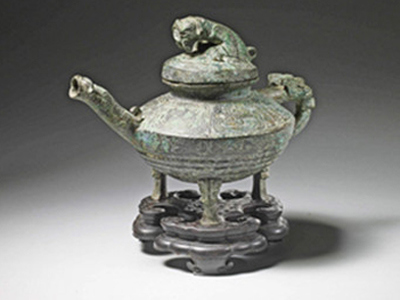 Experts doubt authenticity of bronze Palace relic to be auctioned in UK
