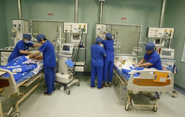 Conjoined twins separated in Shanghai