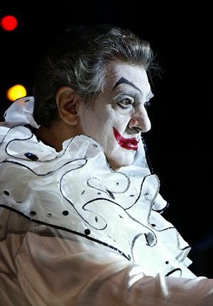 Spanish tenor Plcido Domingo at London's Royal Opera House in 2003 [Photo: Clive Barda]
