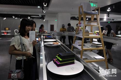 The New Italian Design 2.0 makes its first appearance in Asia in Beijing. More than 300 works from over 100 Italian designers are on display.