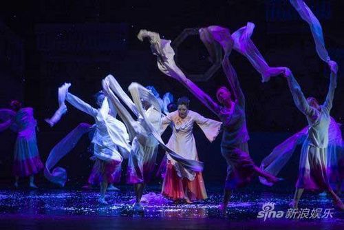 Raise the Red Lantern is based on the film of the same name directed by renowned director Zhang Yimou. 