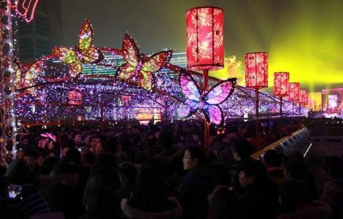 A grand ceremony opened the Jiangsu - Taiwan Lantern Festival.