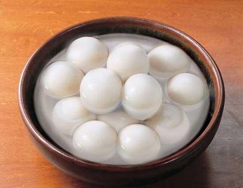 Chocolate, sesame, osmanthus, pineapple, gourmands are spoiled for choice.