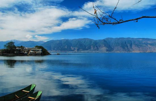 With poetic scenery and tranquil guesthouses, the small fishing village Shuanglang has become a favourite escape from urban living for those-in-the-know.