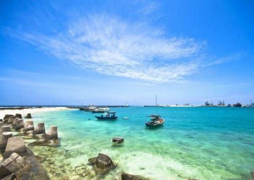 China is to open the Sansha Islands in the South China Sea up to tourism ahead of the May Day holiday. 